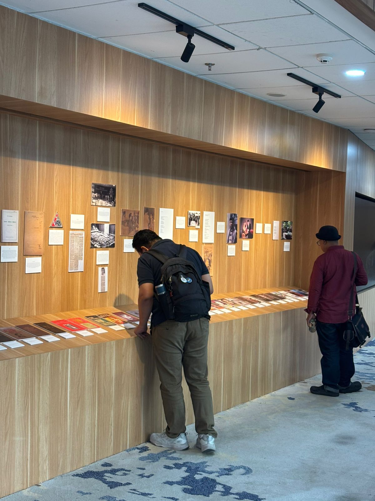 Pameran Arsip 100 Tahun Sitor Situmorang: Wajah Tak Bernama